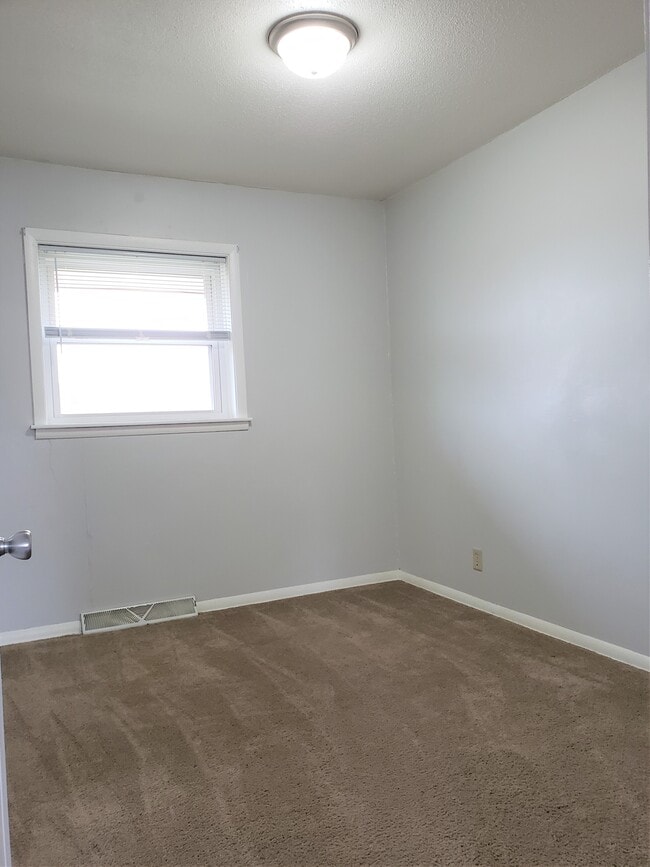 Dormitorio #2 - 543 5th St NW