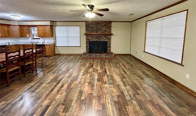 Building Photo - 840 Grass Farm Rd