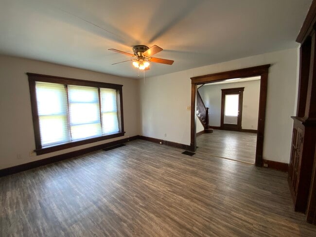 Building Photo - 28 S Griffin St