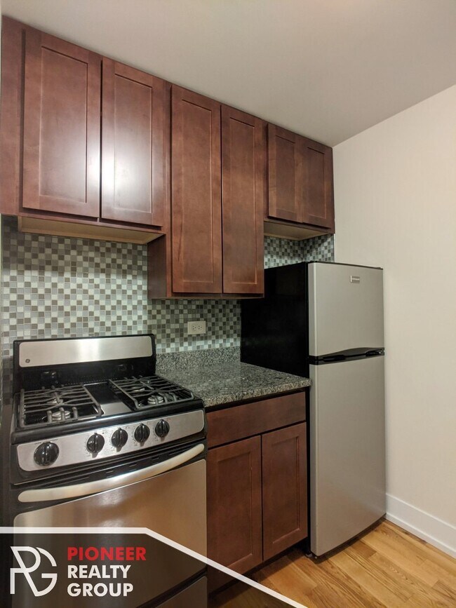 Foto del edificio - 563 W Arlington Pl