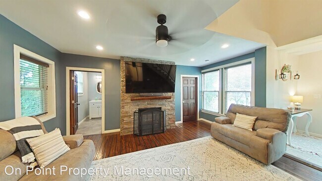 Foto del edificio - 4 br, 4 bath House - 174 Main Street