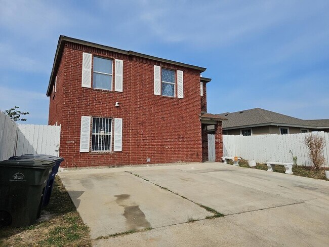 Building Photo - 4442 Antonieta Ln