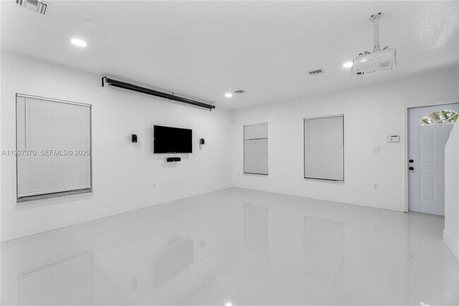 Foto del edificio - 1541 NW 1st Ct