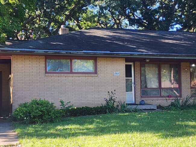 Building Photo - 2719 McDivitt Rd