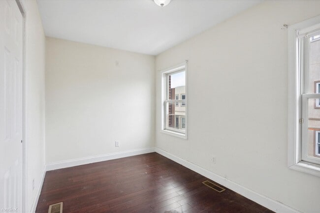 Building Photo - 3 br, 2 bath Duplex - 1723 Fontain ST Unit A