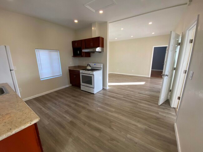 Foto del edificio - 4032 Suter St