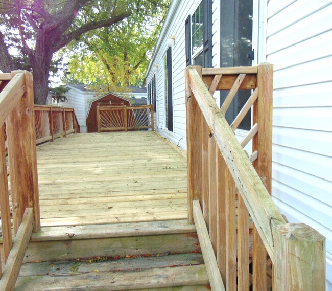 Building Photo - 3826 Longfore Dr