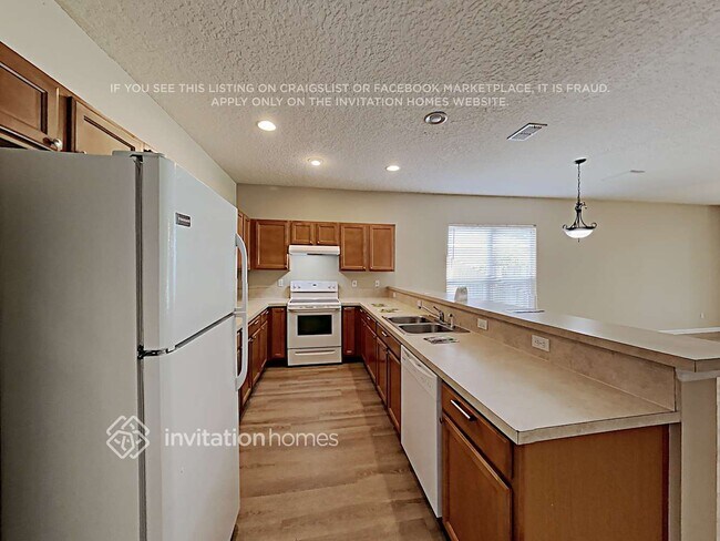 Foto del edificio - 3064 Litchfield Dr
