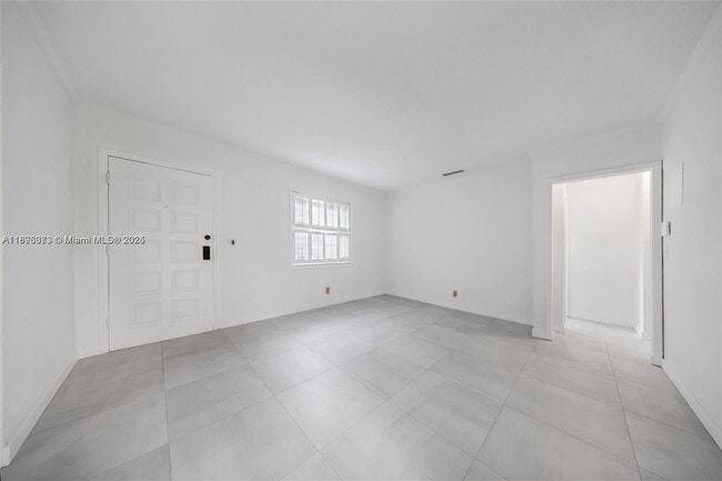 Building Photo - 3600 SW 26th St