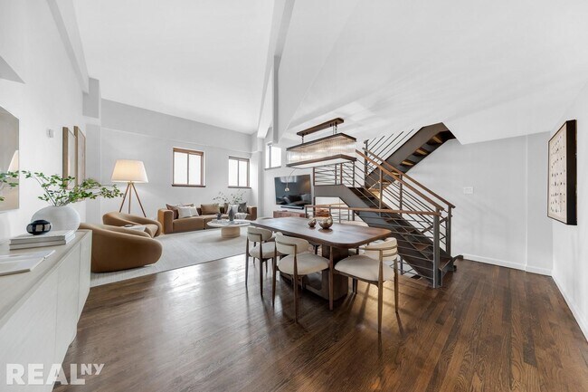 Foto del edificio - 305 Second Avenue