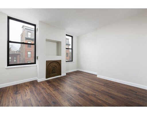 Foto del edificio - 302 Shawmut Ave