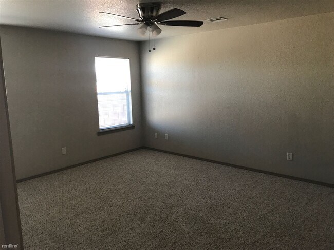 Building Photo - 2 br, 2 bath Triplex - 1501 25th Street B