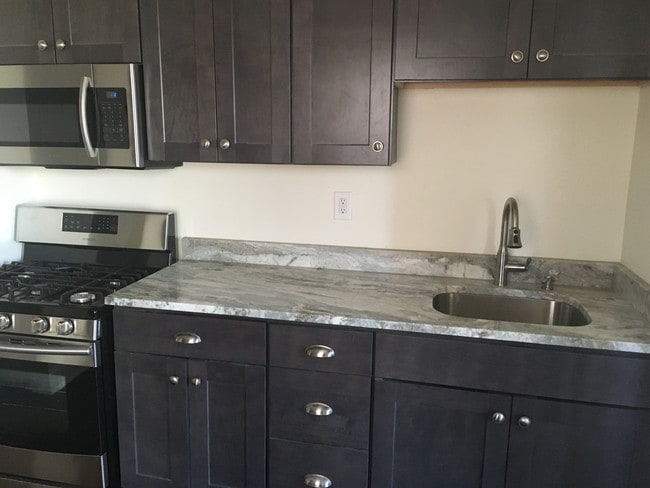 Building Photo - 710 Grand Ave