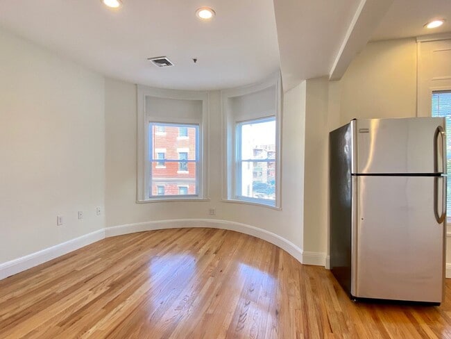 Building Photo - Nicely renovated 2 bed for September 1.