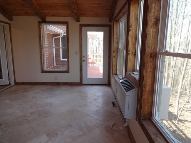 Building Photo - 3 Bedroom in wooded, Fairlawn neighborhood.