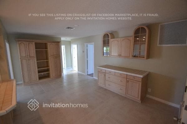 Foto del edificio - 6110 NE 19th Ave