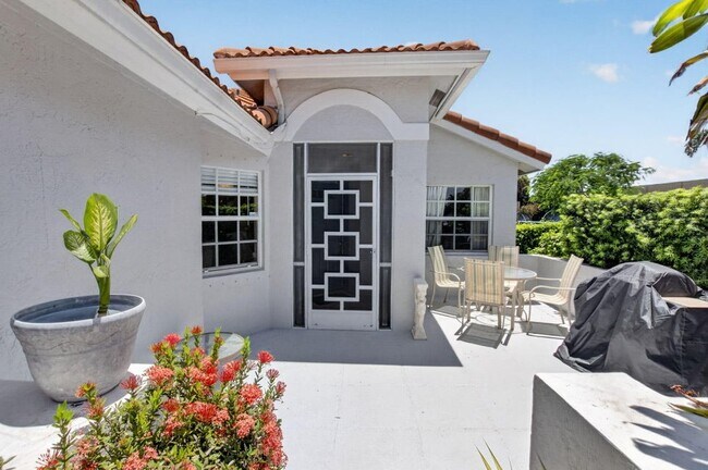 Porche delantero con patio/baraco - 8108 Summer Shores Dr