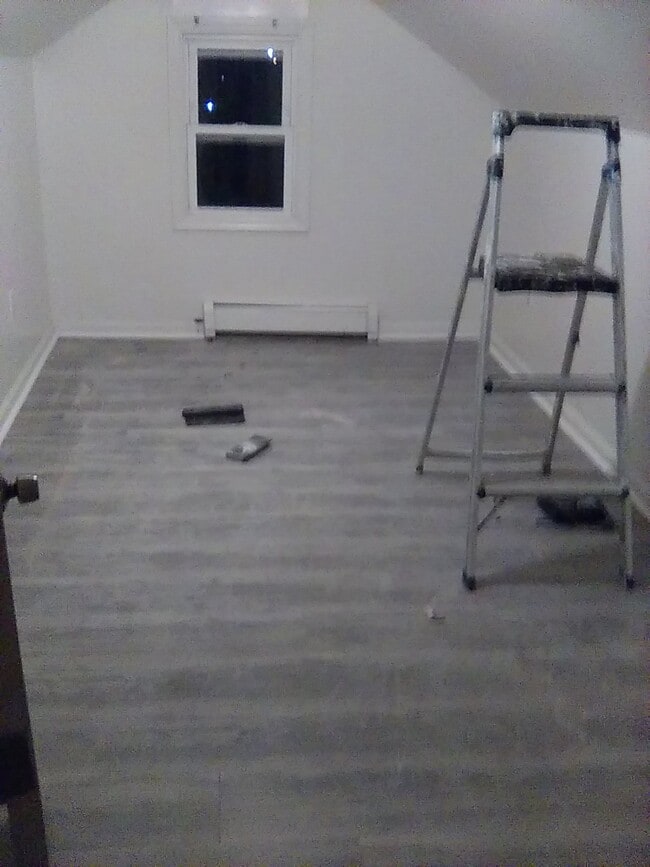 Building Photo - 132 Heald St