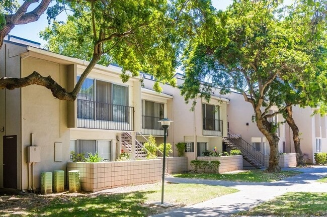 Building Photo - 303 Checkers Dr