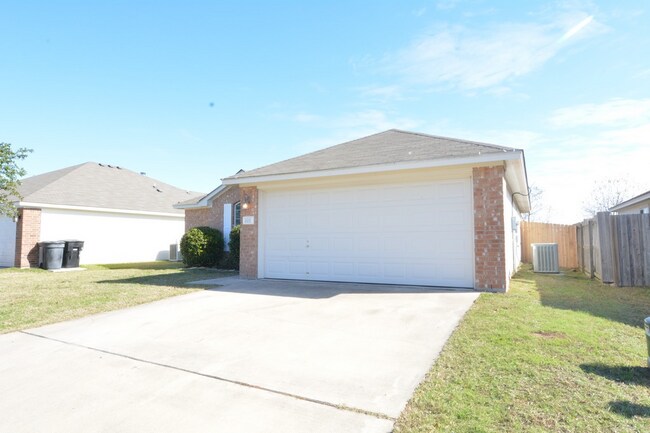 Building Photo - 1707 Wood Creek Dr