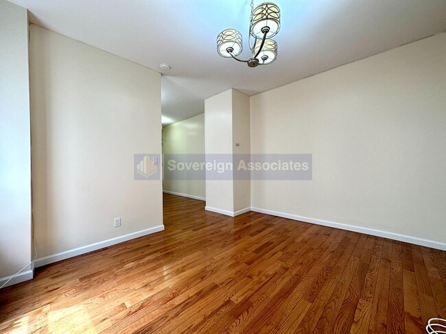 Building Photo - 498 W 159th St