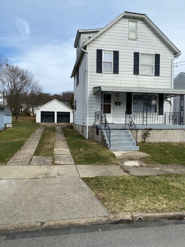 Primary Photo - 247 Chestnut St