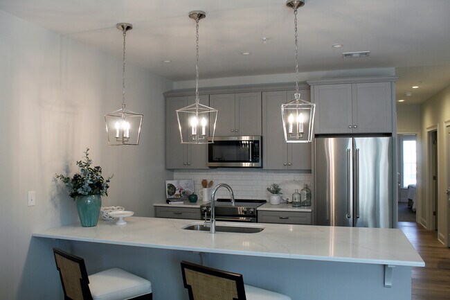 Foto del edificio - The Village Courtyard Apartments