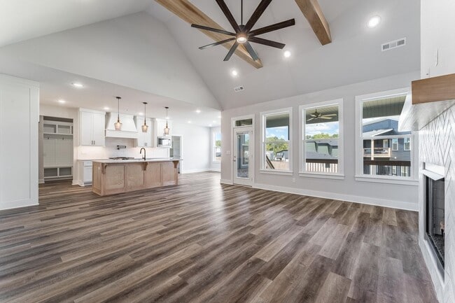 Building Photo - Modern Elegance: Spacious 4-Bedroom New Bu...