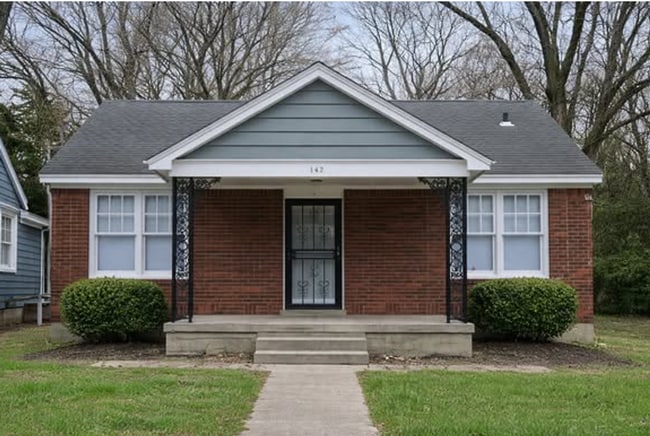 Large 3 Bed, 2 Bath Two-Story Home - Large 3 Bed, 2 Bath Two-Story Home