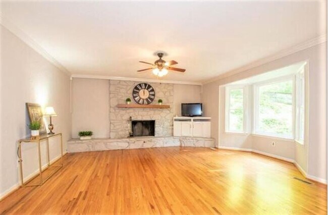 Foto del edificio - 5187 Bonnie Ruth Rd