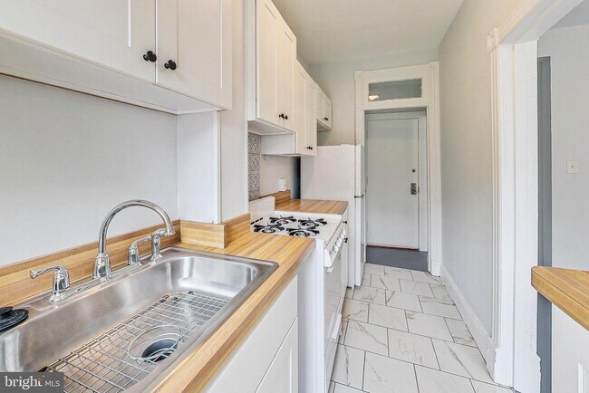 Foto del edificio - 2121 N St NW
