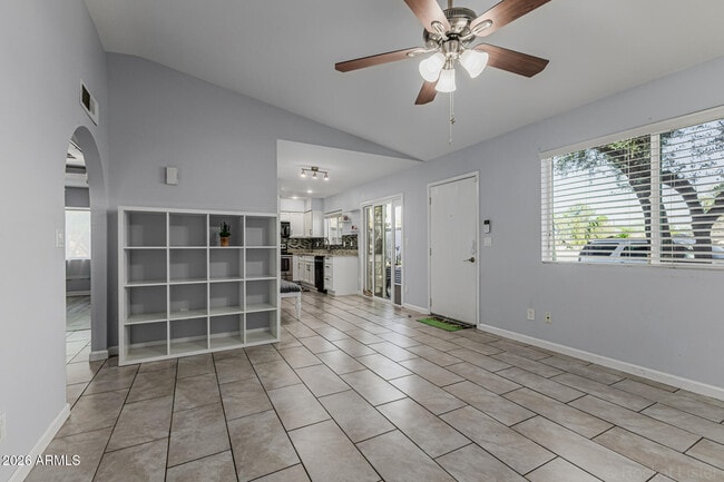 Building Photo - 1005 W Laguna Dr