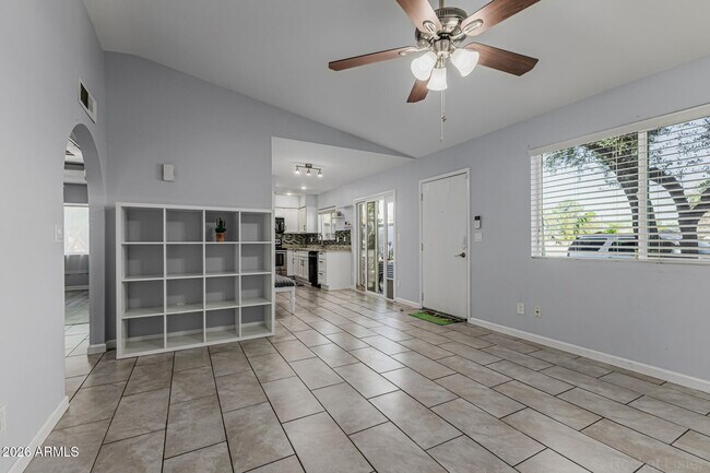 Foto del edificio - 1005 W Laguna Dr