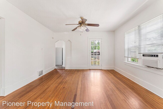 Building Photo - 2 br, 2 bath House - 1448 Niagara St
