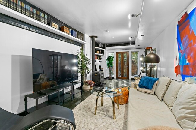 Photo - 304 N Alfred St Townhome