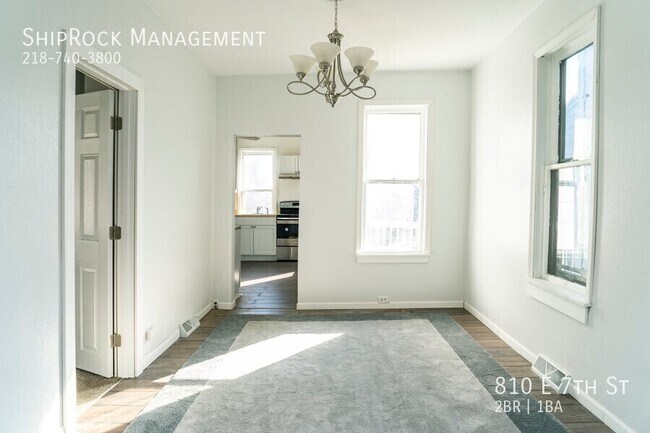 Foto del edificio - 810 E 7th St