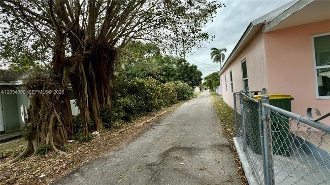 Foto del edificio - 616 SW 8th Ave