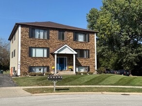 Building Photo - 990 Manchester Ct