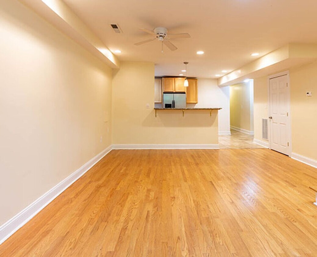 Foto principal - Updated 2BR and 2BA in Columbia Heights C!