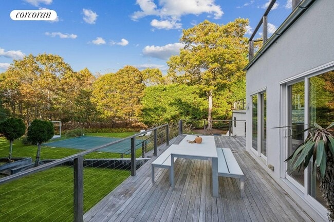 Foto del edificio - 10 Three Mile Harbor Hog Creek Rd