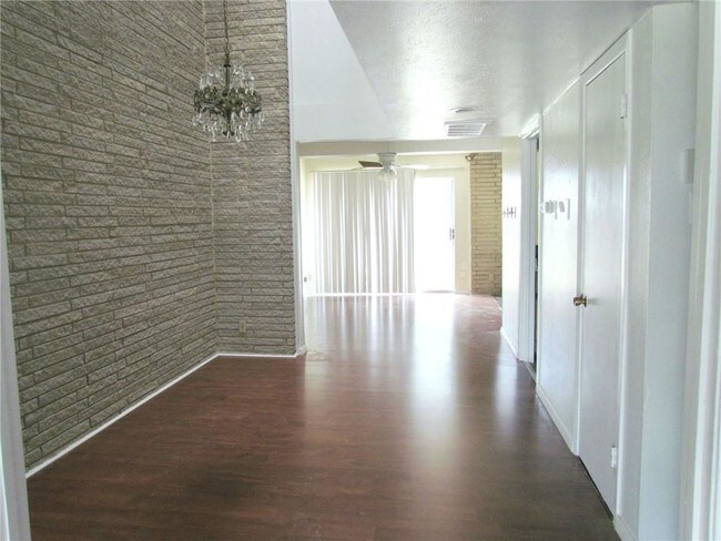 Foto del edificio - 6600 Eastridge Dr