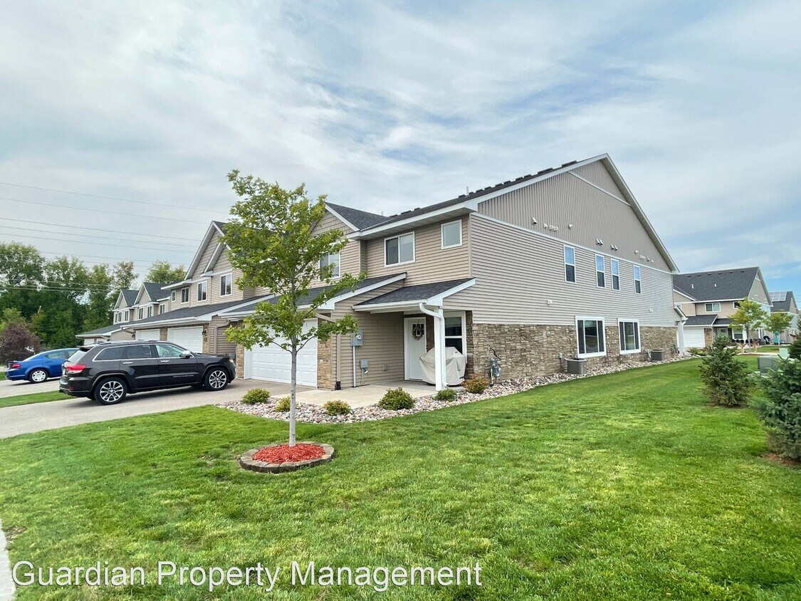 Foto principal - 3 br, 2.5 bath House - 7910 210th St W
