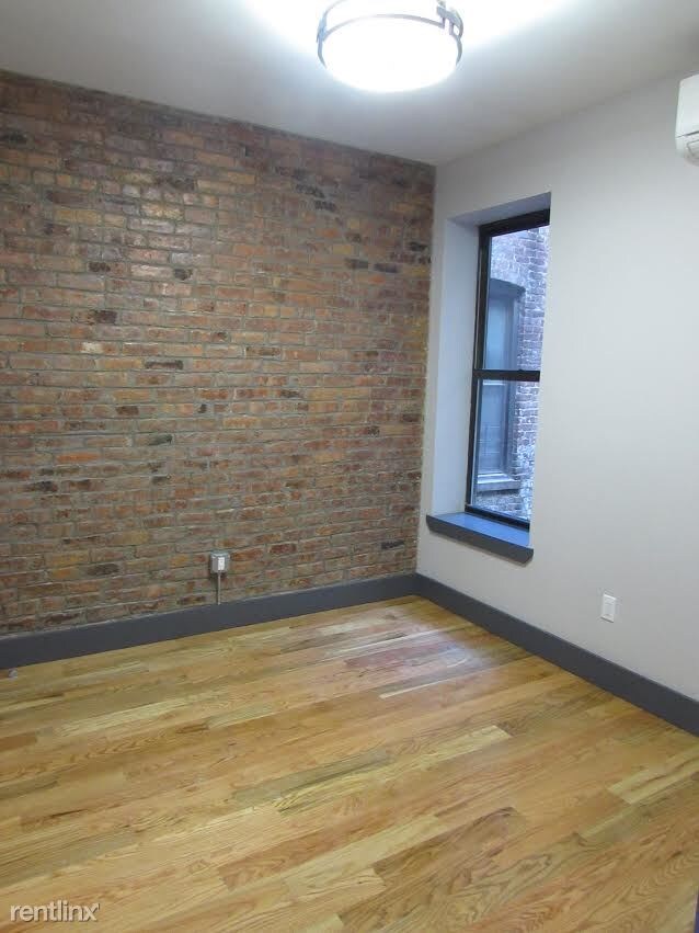 Building Photo - Room for Rent, 2 bath  - 1708 Gates Ave