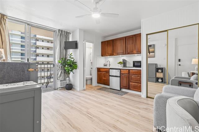 Building Photo - 2509 Ala Wai Blvd