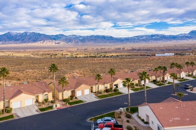 Building Photo - 700 Aztec Cir