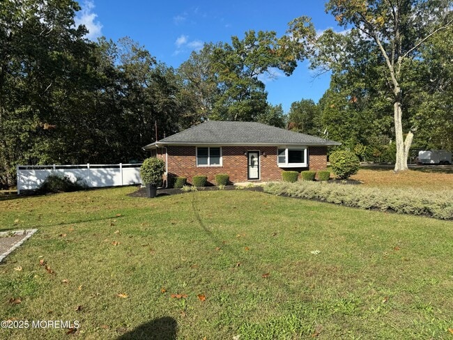 Foto del edificio - 196 Willow Dr