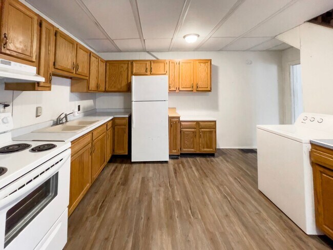 Foto del edificio - 824 W University Ave