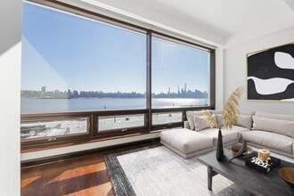 Building Photo - 9 Somerset Ln