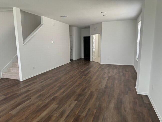 Foto del edificio - 100 acorn circle