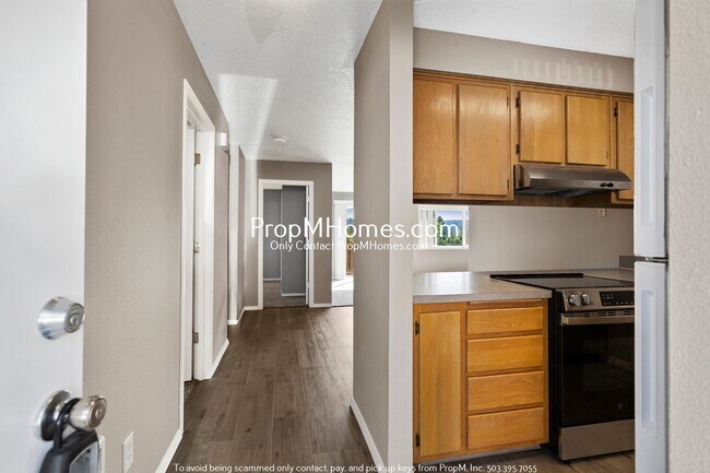 Photo - Spacious 2 Bedroom in Milwaukie - Attached... Apartment